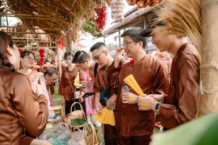 Việc tham gia hội làng ROX Mây giúp văn hóa doanh nghiệp thấm sâu vào đời sống tinh thần cán bộ nhân viên ROX Living