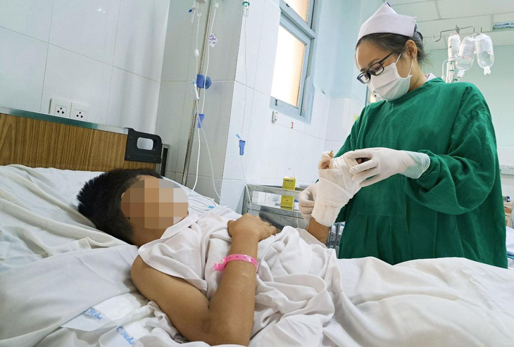 Một bệnh nhi bị tai nạn được điều trị tại Bệnh viện Nhi đồng 2 - Ảnh: Bệnh viện cung cấp