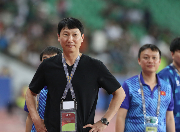 HLV Kim Sang Sik thu dọn thất bại ở vòng loại 2 World Cup 2026 - Ảnh: VFF