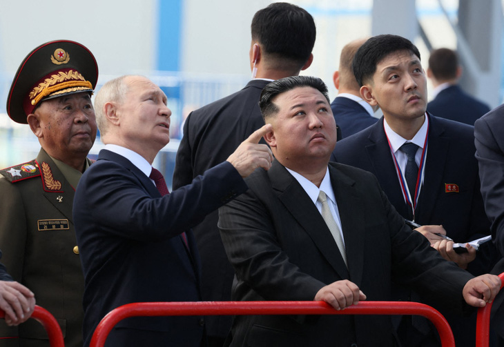 Tổng thống Nga Vladimir Putin tiếp đón nhà lãnh đạo Triều Tiên Kim Jong Un vào tháng 9-2023 tại Nga - Ảnh: AFP