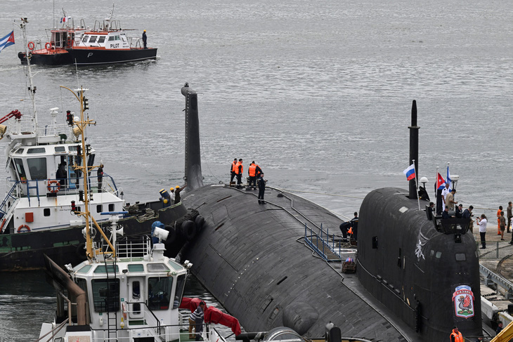 Tàu ngầm hạt nhân Kazan của Nga cập cảng Havana của Cuba, ngày 12-6 - Ảnh: AFP