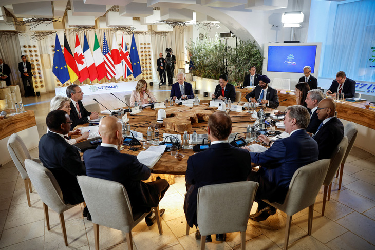 Cuộc họp của các nhà lãnh đạo nhóm G7 tại Ý ngày 13-6 - Ảnh: REUTERS