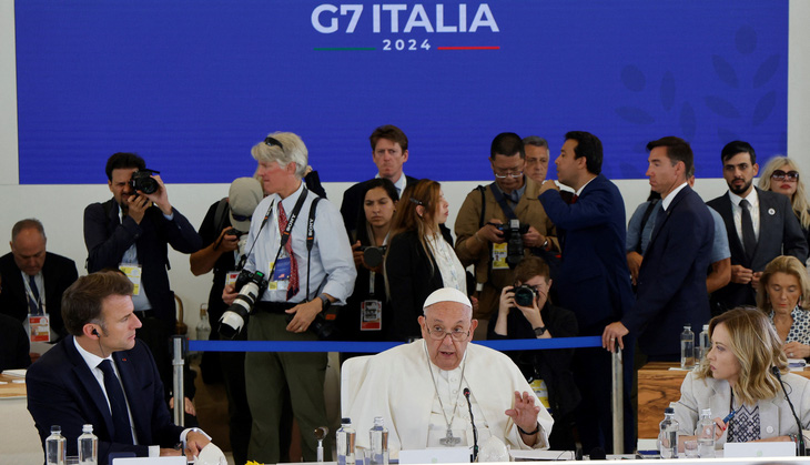 Giáo hoàng Francis phát biểu tại Hội nghị thượng đỉnh lãnh đạo các nước G7 ở Ý ngày 14-6 - Ảnh: AFP