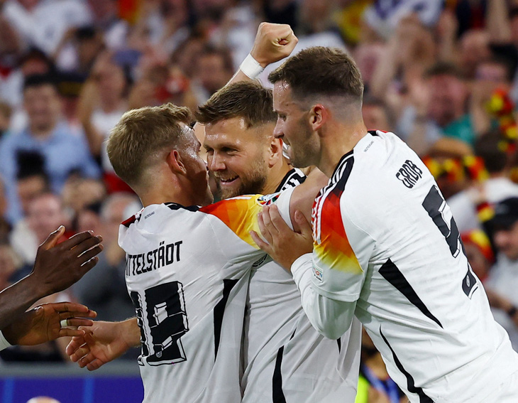 Niềm vui của tuyển Đức sau khi ghi bàn vào lưới Scotland - Ảnh: REUTERS