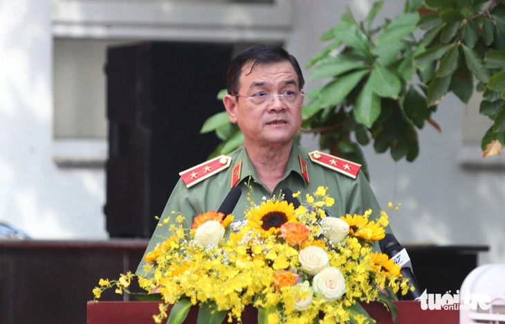 Trung tướng Lê Hồng Nam, giám đốc Công an TP.HCM, phát biểu tại buổi lễ - Ảnh: MINH HÒA