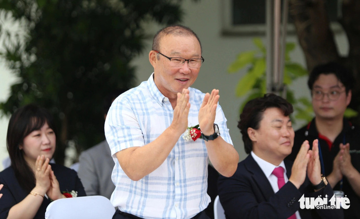 Ông Park Hang Seo, cựu huấn luyện viên trưởng đội tuyển bóng đá Việt Nam, cố vấn của Hiệp hội Giáo dục an toàn Hàn Quốc, tham dự buổi lễ - Ảnh: MINH HÒA