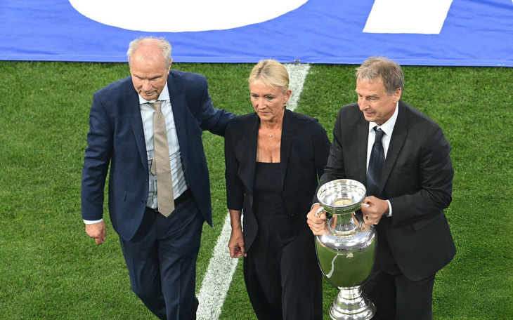 Lễ khai mạc Euro 2024 và tri ân Beckenbauer ngắn gọn, cảm xúc