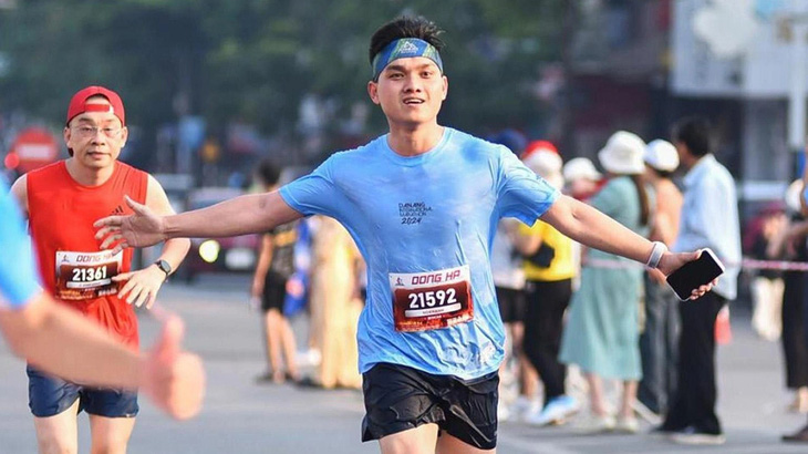 Anh Nguyễn Quốc Vũ chinh phục cự ly 21km trong giải chạy được tổ chức tại tỉnh Quảng Trị - Ảnh: NVCC