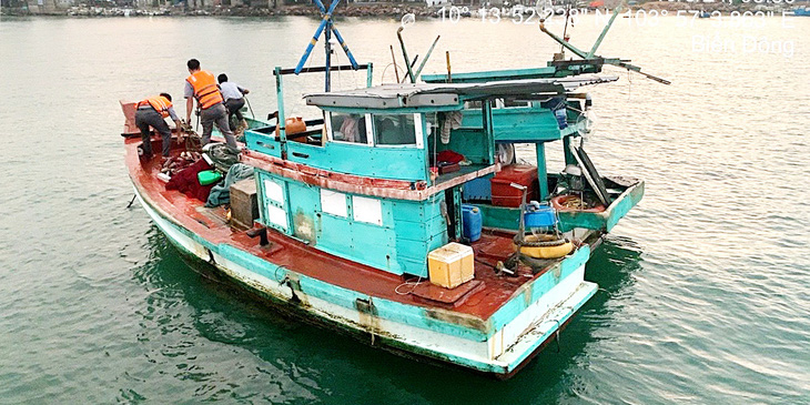 Lãnh đạo Chi cục Kiểm ngư tỉnh Kiên Giang thường xuyên tuần tra nhắc nhở ngư dân chạy tàu cá ba không - Ảnh: kiểm ngư cung cấp
