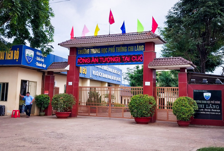 Trường THPT Chi Lăng, TP Pleiku, Gia Lai, nơi xảy ra vụ việc hàng chục học sinh nhập viện sau bữa ăn tập thể - Ảnh: T.S. 