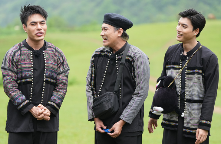 Kiều Minh Tuấn với ngoại hình khác lạ trong tập đầu của 2 ngày 1 đêm mùa 3