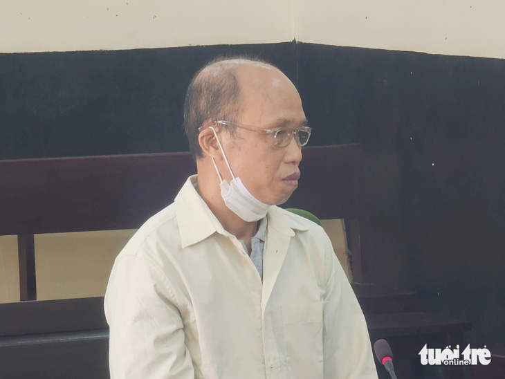 Bị cáo Nguyễn Như Anh Tuấn khi nghe tòa tuyên án - Ảnh: HOÀI THƯƠNG