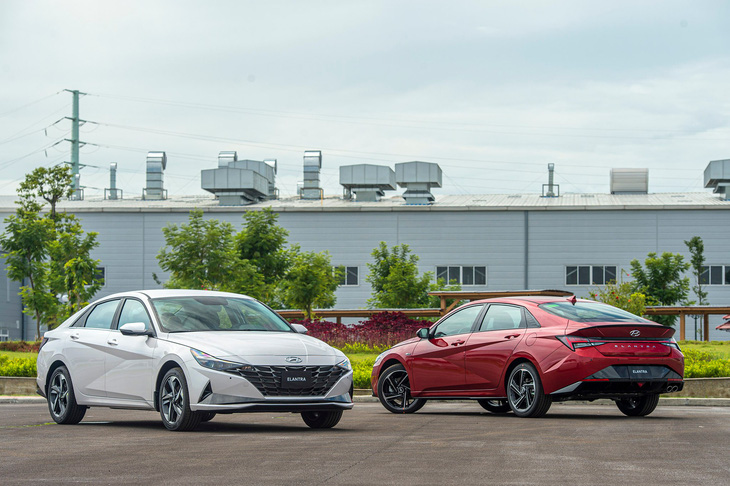 Tin tức giá xe: Hyundai Santa Fe, Venue, Elantra và Custin đồng loạt giảm giá niêm yết- Ảnh 2.