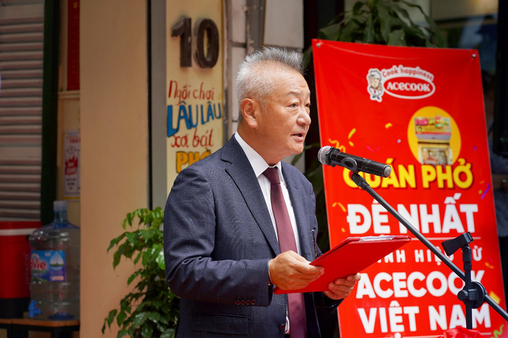 Ông Kaneda Hiroki - tổng giám đốc của Acecook Việt Nam - phát biểu tại lễ khai trương