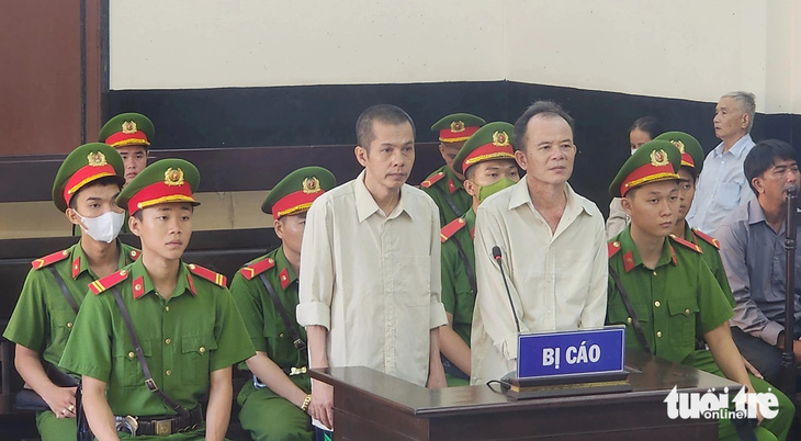 Bị cáo Nguyễn Đức Thanh (phải) và Nhựt Kim Bình tại phiên tòa xét xử sơ thẩm - Ảnh: HOÀI THƯƠNG