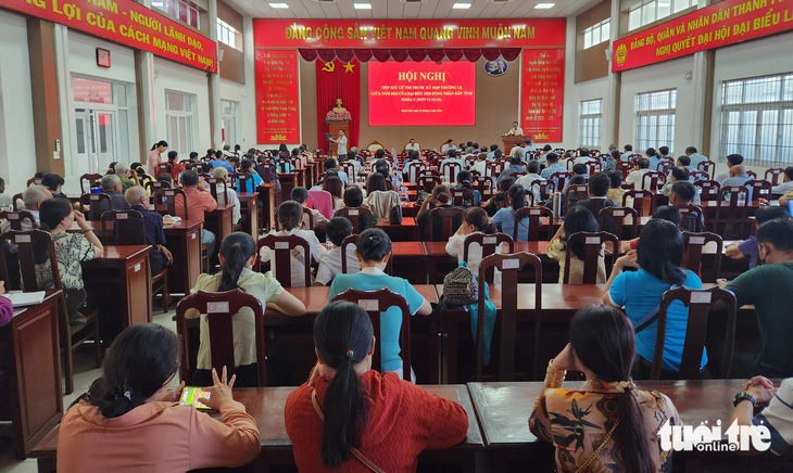 Toàn cảnh buổi tiếp xúc cử tri của Chủ tịch UBND tỉnh Kiên Giang Lâm Minh Thành - Ảnh: BỬU ĐẤU