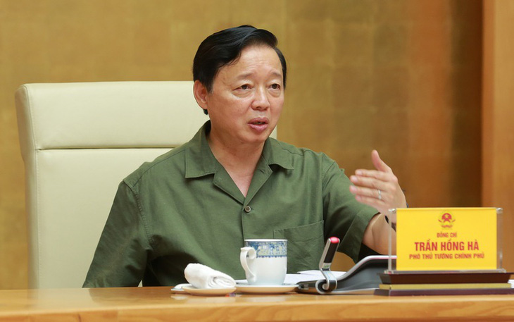 Phó thủ tướng Trần Hồng Hà chủ trì phiên họp về các dự thảo nghị định mua bán điện trực tiếp, điện mặt trời mái nhà - Ảnh: VGP