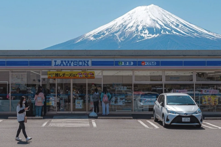 Cửa hàng tiện lợi Lawson sở hữu view "triệu đô" khiến nhiều du khách phát cuồng, phải "sống ảo" cho bằng được khi đến Nhật 