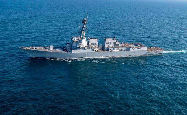 Tàu khu trục USS Gravely của hải quân Mỹ tuần tra ở Biển Đỏ - Ảnh: HẢI QUÂN MỸ