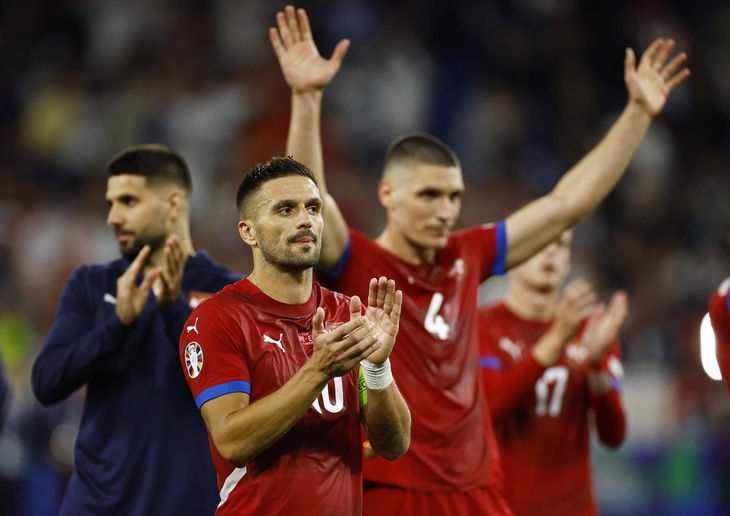 Tuyển Serbia dọa sẽ rút lui khỏi Euro 2024 nếu UEFA không trừng phạt Croatia và Albania - Ảnh: Reuters