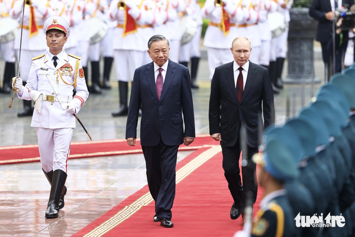 Chủ tịch nước Tô Lâm chủ trì lễ đón Tổng thống Vladimir Putin thăm cấp nhà nước tại Phủ Chủ tịch ngày 20-6 - Ảnh: NGUYỄN KHÁNH