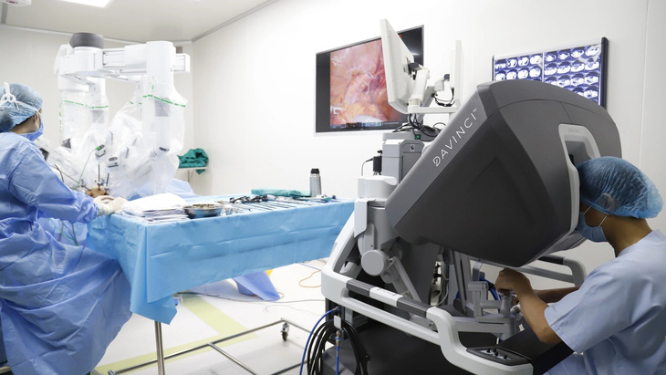 Bệnh viện K, Hà Nội thực hiện phẫu thuật bằng robot hiện đại - Ảnh: Bệnh viện K cung cấp