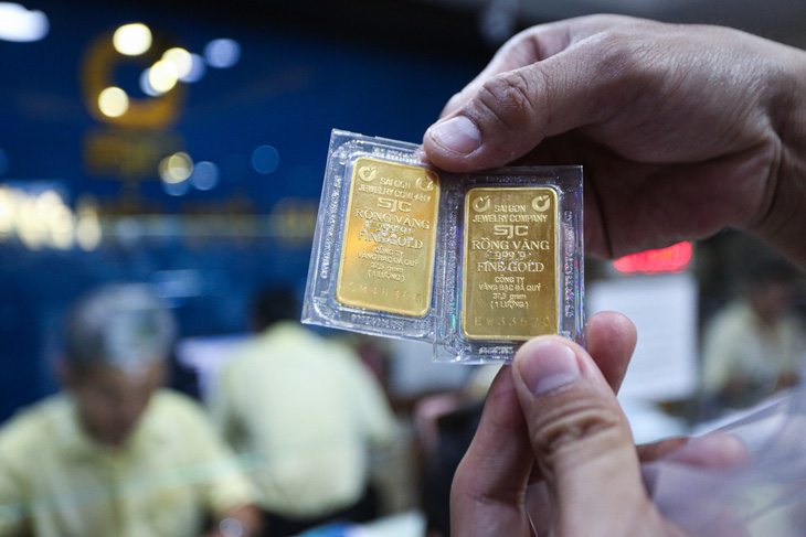 Công ty SJC chuyển sang bán vàng online để tránh tình trạng xếp hàng mua vàng - Ảnh: PHƯƠNG QUYÊN