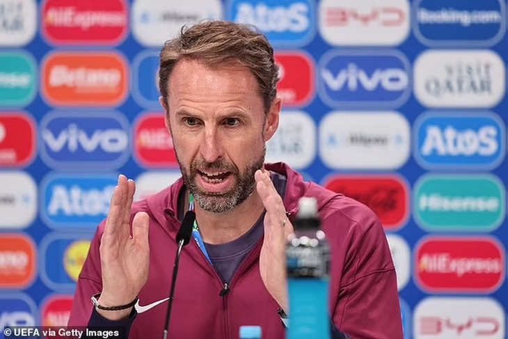 HLV Gareth Southgate không muốn áp dụng các quy tắc cứng nhắc trong việc cầu thủ sử dụng mạng xã hội sau trận đấu - Ảnh: GETTY