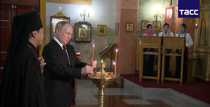 Ông Putin thăm một nhà thờ Chính Thống giáo tại Bình Nhưỡng - Ảnh cắt từ clip