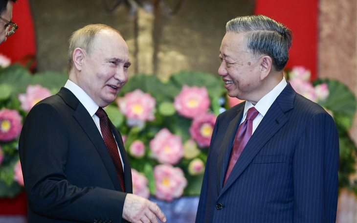 Chủ tịch nước Tô Lâm và Tổng thống Putin bước vào hội đàm