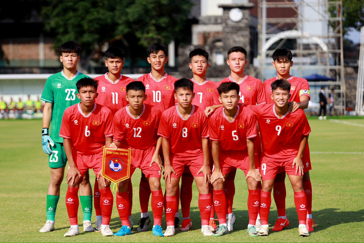 Đội hình xuất phát của U16 Việt Nam ở trận thắng 15-0 trước U16 Brunei - Ảnh: VFF