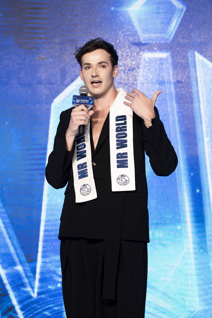 Đương kim Mr World - Jack Heslewood tại buổi họp báo