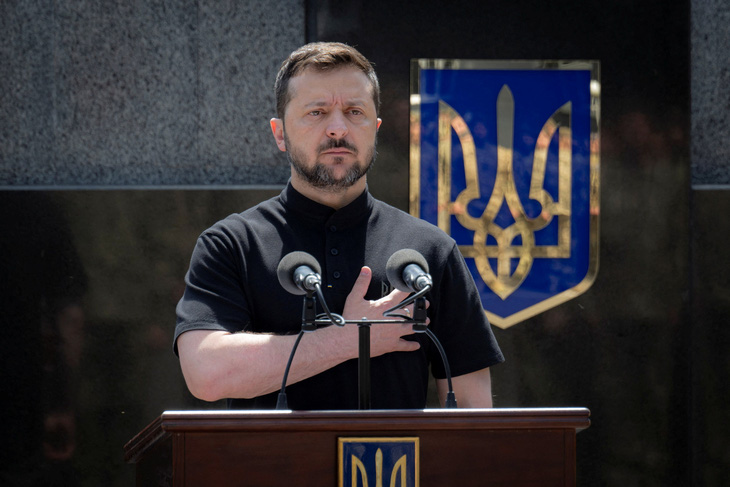 Tổng thống Volodymyr Zelensky nói việc gia nhập Liên minh châu Âu là giấc mơ Ukraine ấp ủ từ lâu - Ảnh: REUTERS