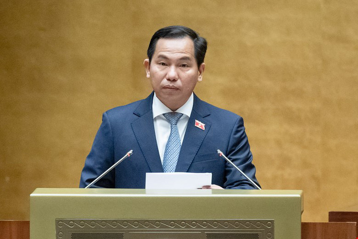 Chủ nhiệm Ủy ban Tài chính - Ngân sách của Quốc hội Lê Quang Mạnh trình bày báo cáo giải trình, tiếp thu, chỉnh lý dự thảo nghị quyết về phê chuẩn quyết toán ngân sách nhà nước năm 2022 - Ảnh: GIA HÂN