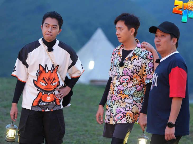 Đội Cao Nhân với thành viên Cris Phan, Ngô Kiến Huy và Trường Giang trong tập 52 của 2 ngày 1 đêm - Ảnh: BTC