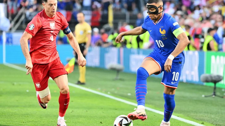 Đội tuyển Pháp (áo xanh) được đánh giá cao trước cuộc đối đầu với Bỉ - Ảnh: REUTERS