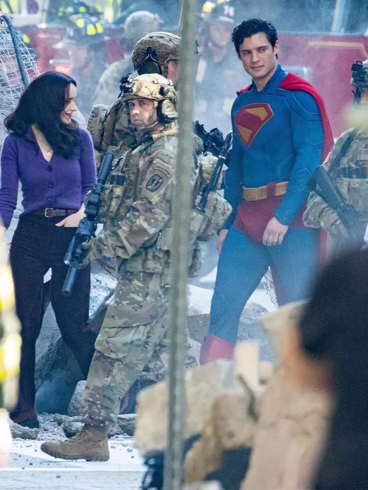 David Corenswet lộ diện trong hình tượng siêu anh hùng Superman