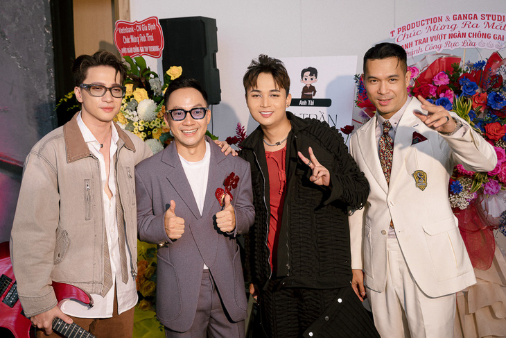 S.T Sơn Thạch, rapper Tiến Đạt, ca sĩ HuyR và diễn viên Trương Thế Vinh (từ trái qua) tại Anh trai vượt ngàn chông gai