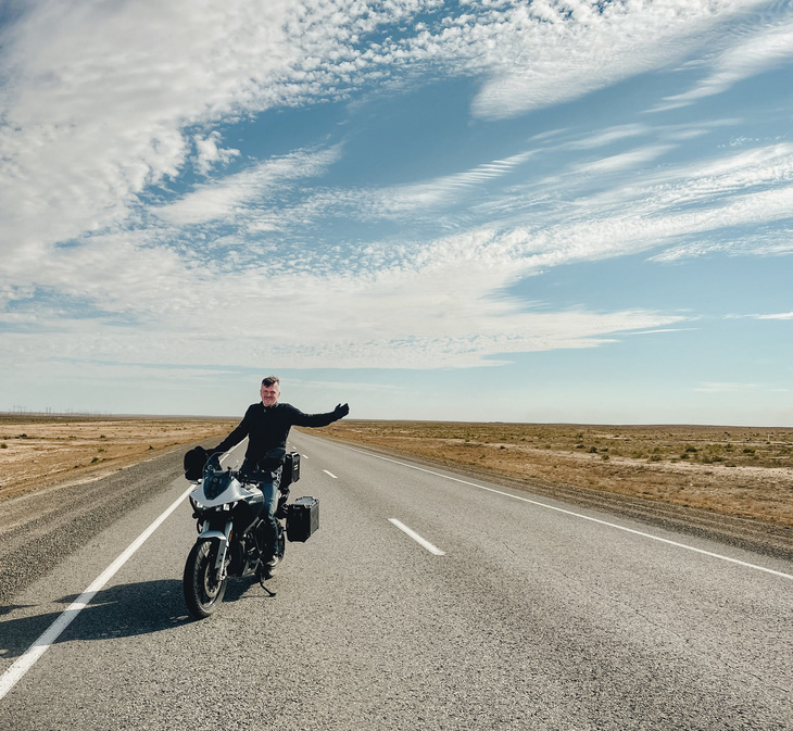 Một mình lái xe máy điện vòng quanh thế giới: 42.000km chưa từng hết pin, không cần đội hỗ trợ- Ảnh 12.