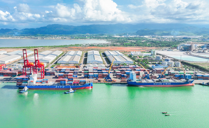 Cảng Chu Lai hợp tác với nhiều hãng tàu quốc tế phục vụ hoạt động xuất nhập khẩu hàng hóa cho các doanh nghiệp