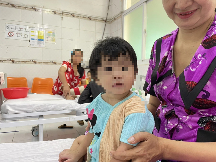 Trẻ bị đuối nước được cấp cứu thành công tại Bệnh viện Nhi đồng TP Cần Thơ - Ảnh: BV