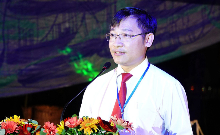Ông Lê Hoàng Xuyên, chủ tịch UBND TP Ngã Bảy, phát biểu khai mạc - Ảnh: LÊ DÂN