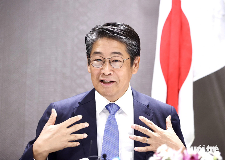 Đại sứ Nhật Bản Ito Naoki tại cuộc gặp báo chí ngày 28-6 - Ảnh: NGUYỄN KHÁNH