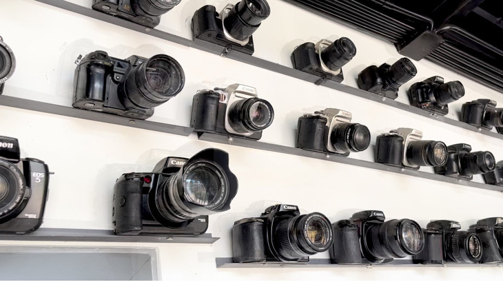 Nếu muốn tìm hiểu về máy ảnh thì bộ sưu tập này cũng khá đầy đủ để bạn khám phá 