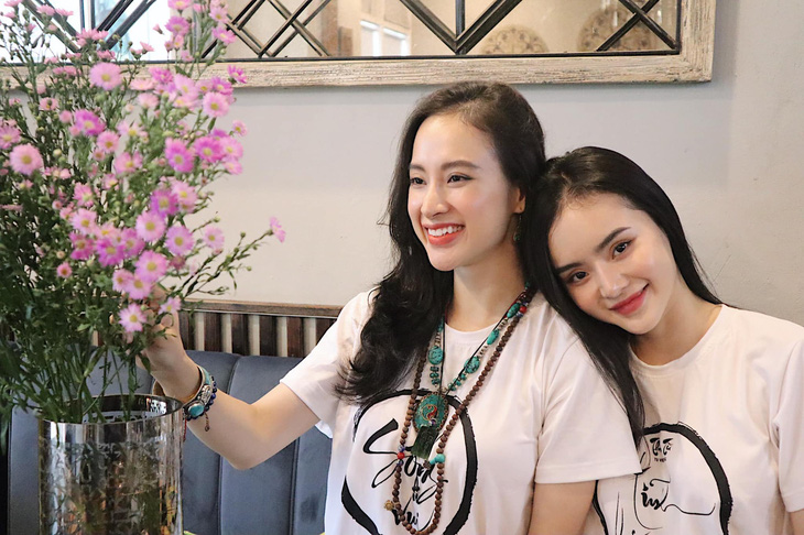 Angela Phương Trinh và em gái Phương Trang - Ảnh: FBNV