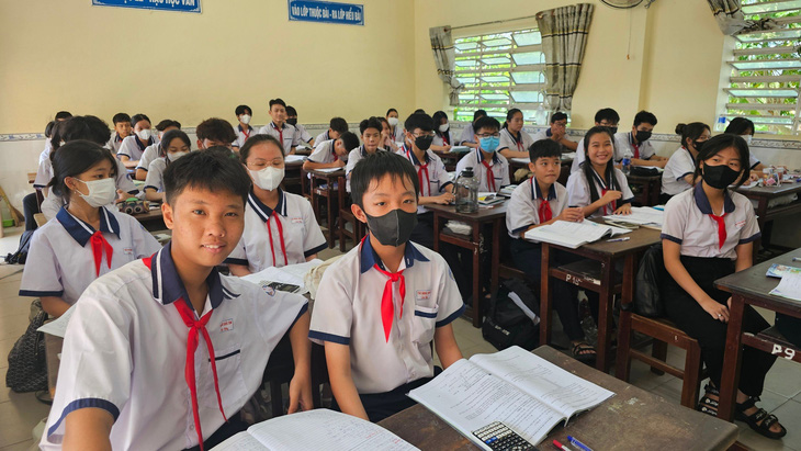 Học sinh lớp 9 Trường THCS Lê Bình (quận Cái Răng, TP Cần Thơ) trong giờ ôn tập - Ảnh: T.LŨY