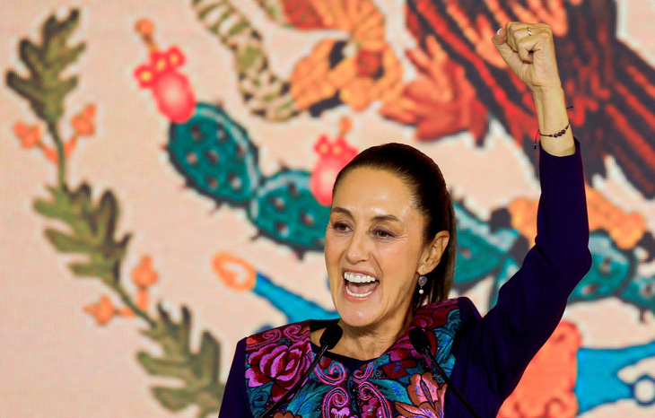 Tân Tổng thống Mexico Claudia Sheinbaum phát biểu sau khi giành chiến thắng ngày 3-6 - Ảnh: REUTERS