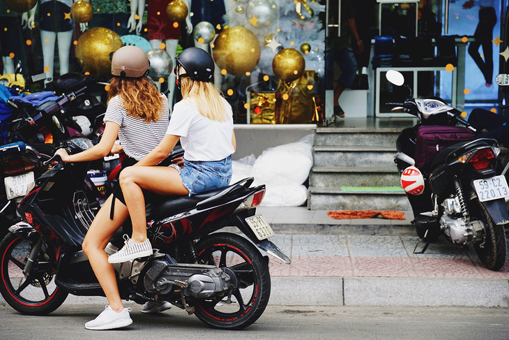 Xe máy vẫn là phương tiện cá nhân được ưa chuộng nhất ở Đông Nam Á - Ảnh: HelpStay