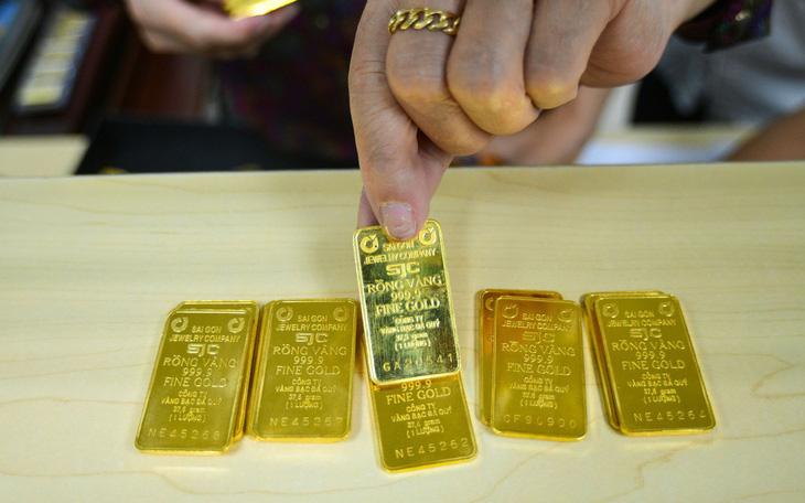 Chủ tịch UBND TP.HCM yêu cầu SJC tăng năng lực sản xuất vàng miếng với khối lượng lớn