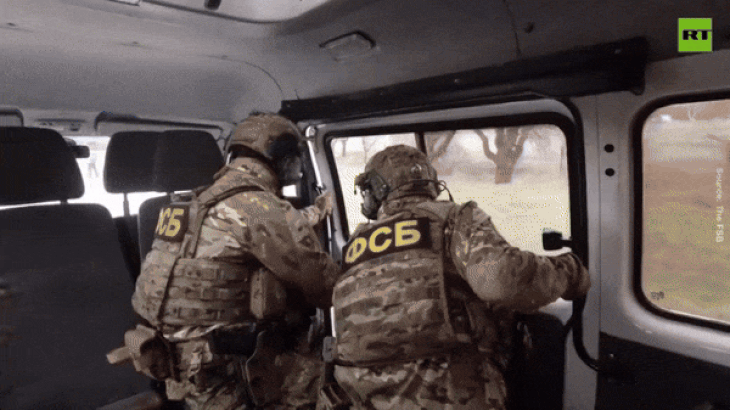 Tổng cục An ninh liên bang Nga đã công bố nhiều hình ảnh và video liên quan đến vụ phá mạng lưới gián điệp Ukraine ở Crimea, trong đó có cảnh bắt giữ nghi phạm - Nguồn: RT/FSB